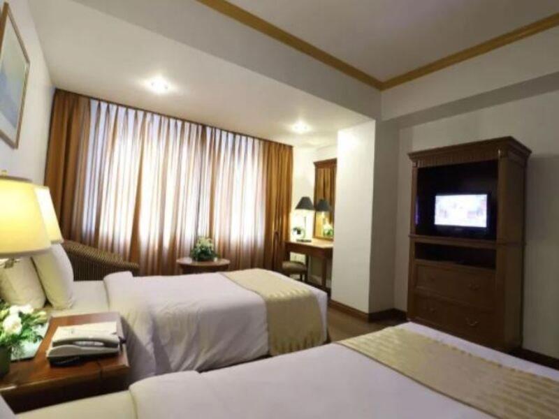 Tiara Oriental Hotel Makati City Extérieur photo