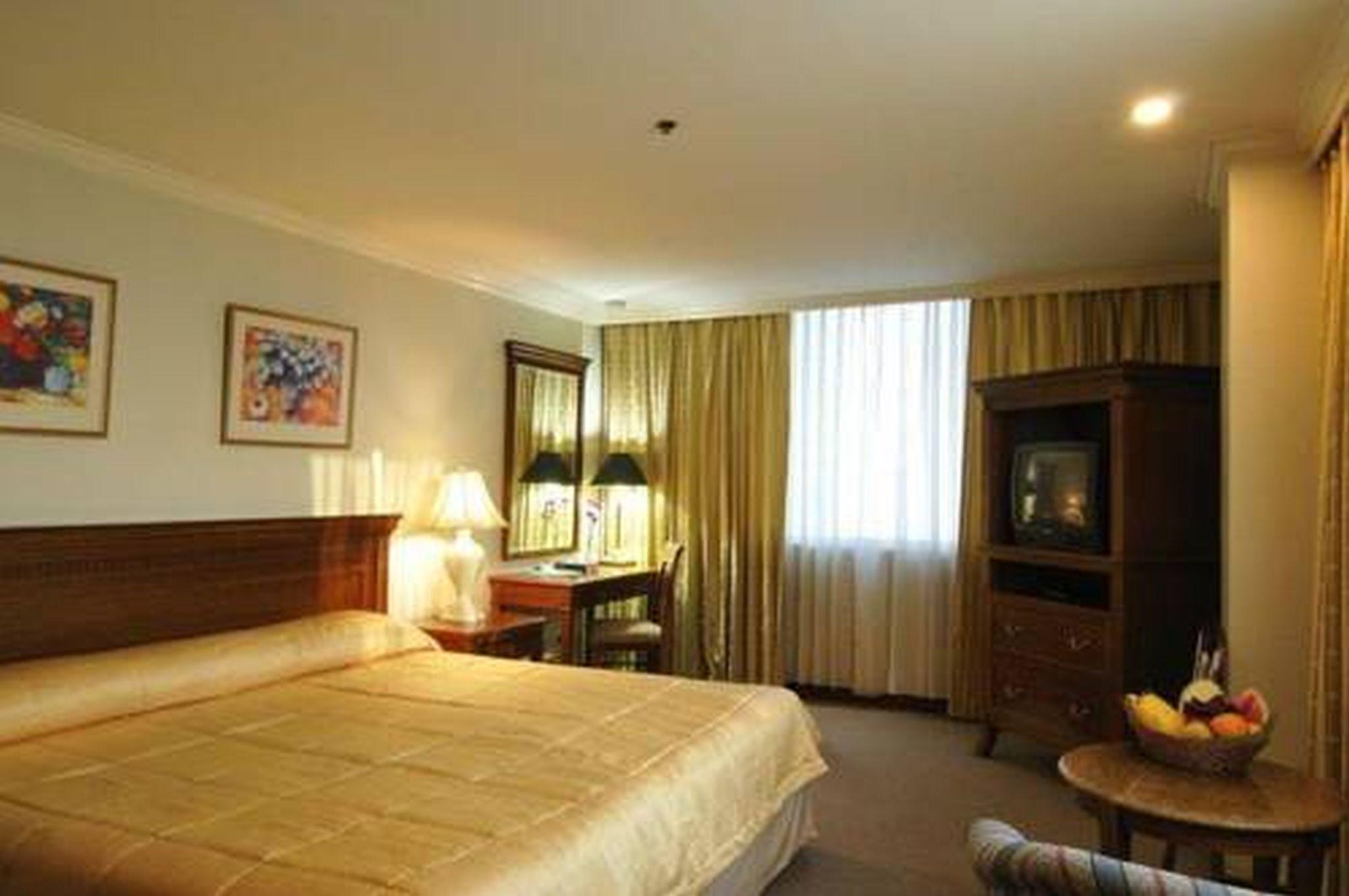 Tiara Oriental Hotel Makati City Extérieur photo