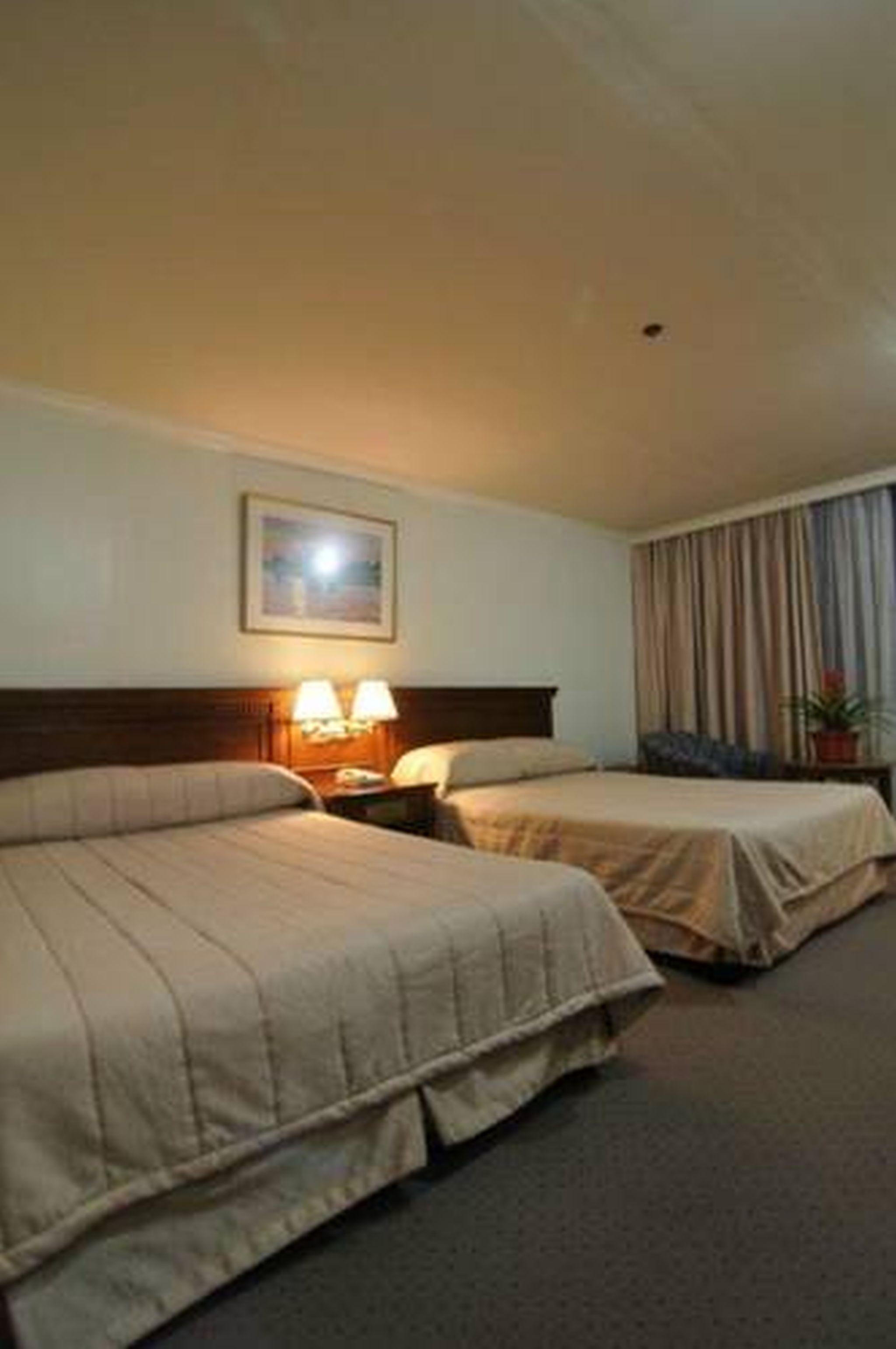 Tiara Oriental Hotel Makati City Extérieur photo
