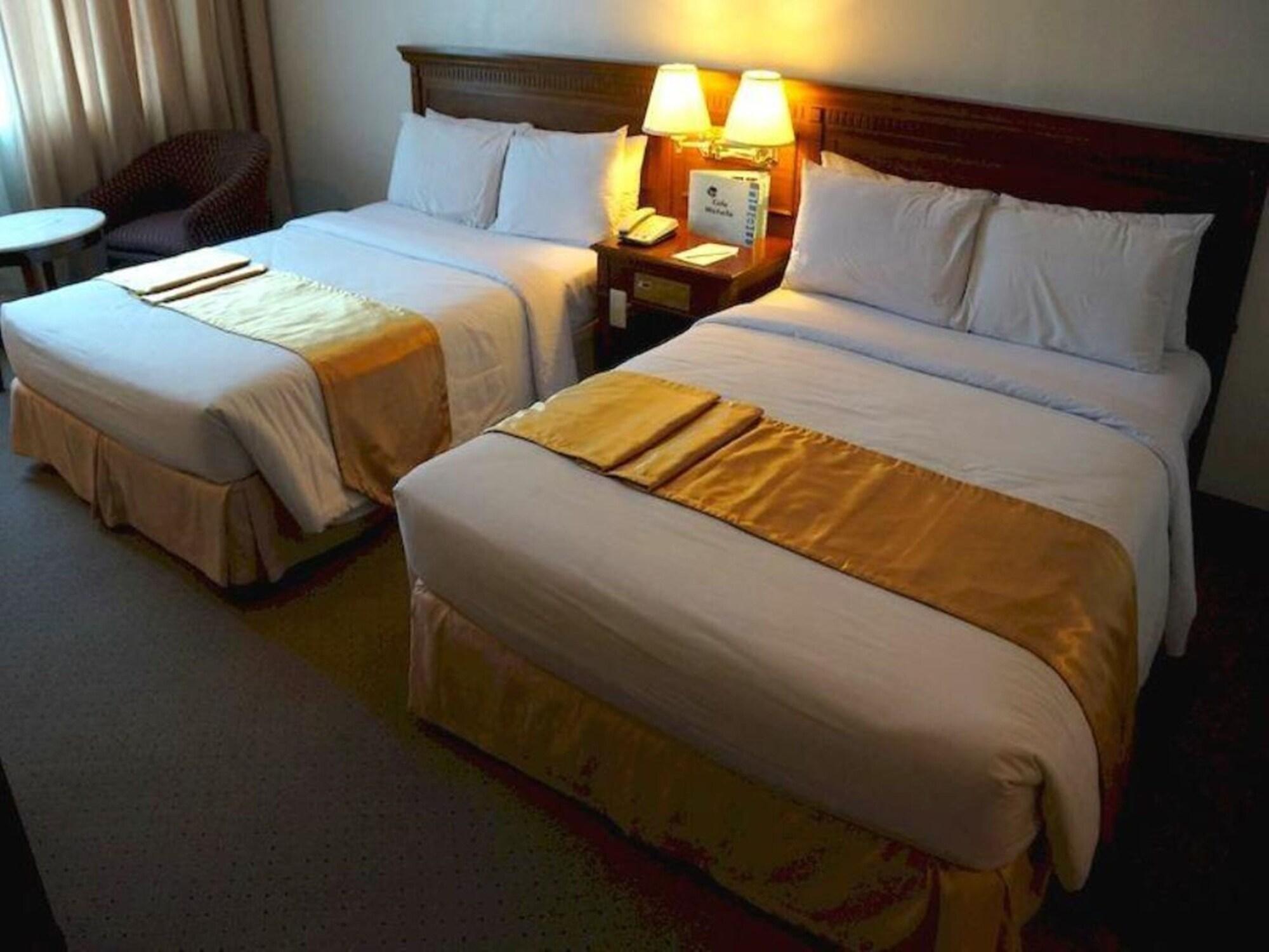 Tiara Oriental Hotel Makati City Extérieur photo