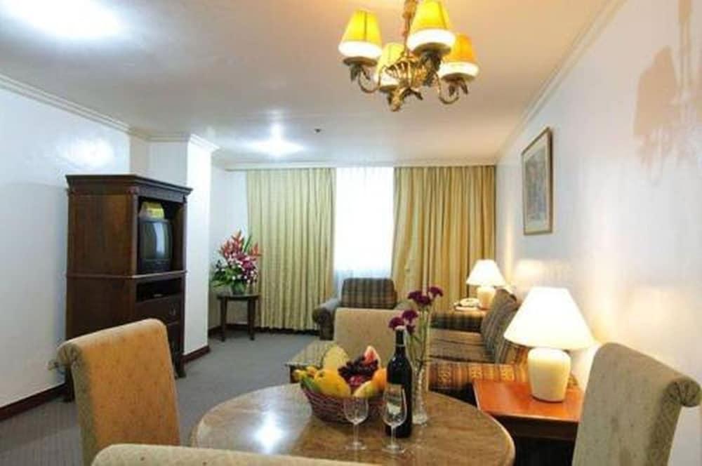 Tiara Oriental Hotel Makati City Extérieur photo