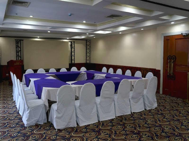 Tiara Oriental Hotel Makati City Extérieur photo