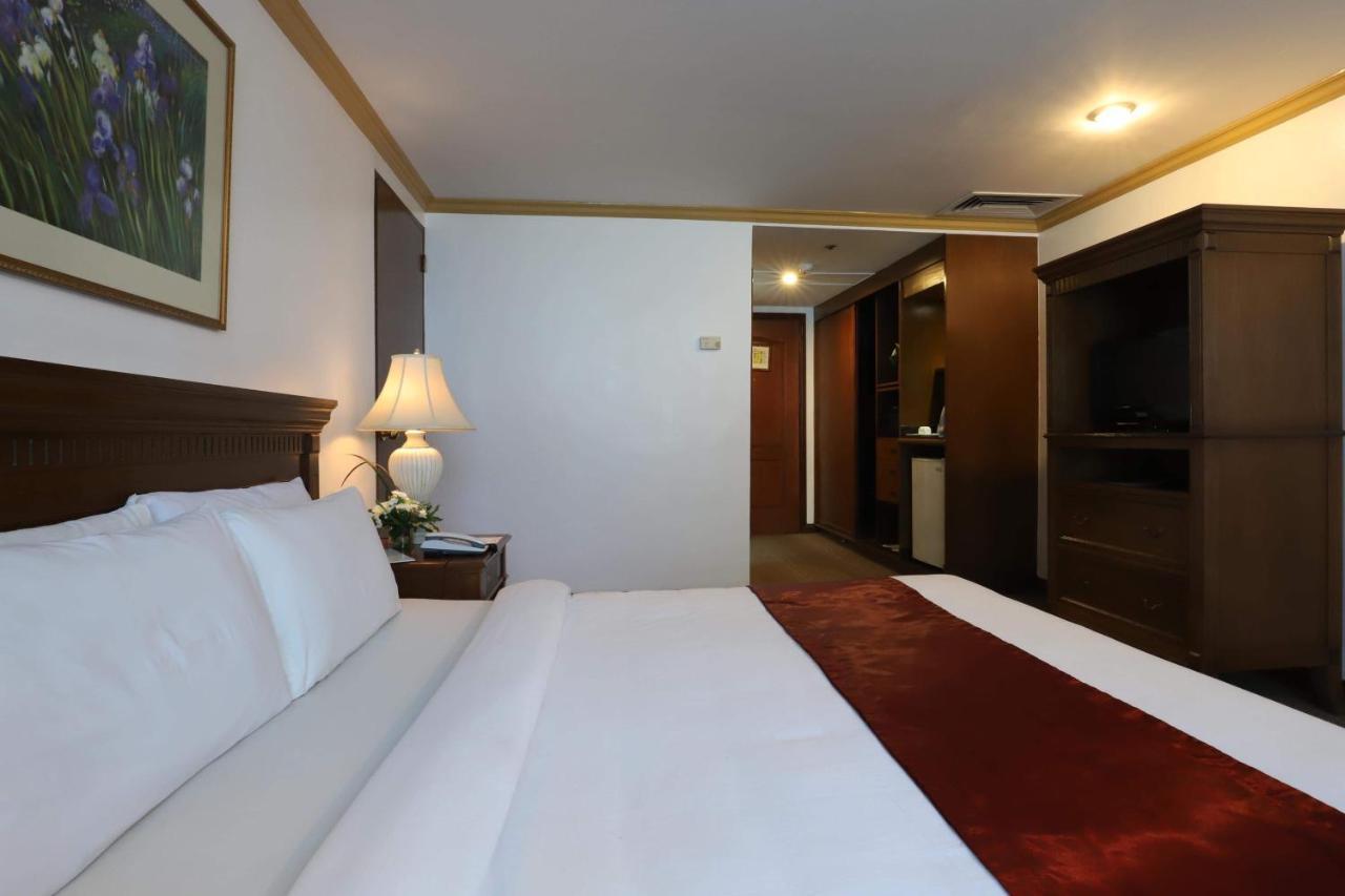 Tiara Oriental Hotel Makati City Extérieur photo